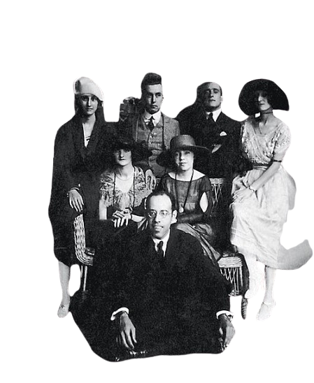 Mário de Andrade (sentado), Anita Malfatti (sentada, ao centro) e Zina Aita (à esquerda de Anita), em São Paulo, Brasil, 1922.